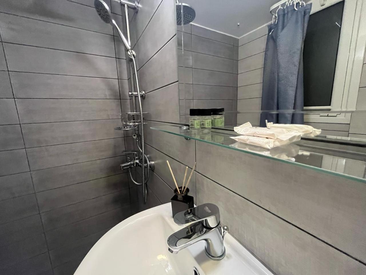 Cyber Loft - Futuristic Athens Vipgreece Apartment Ngoại thất bức ảnh